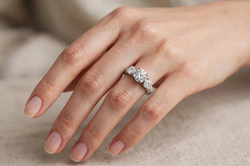 1.6ct Brilliant Diamond 3 stone Gold Engagement Ring - 06GG57
